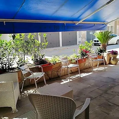Megaron 3*